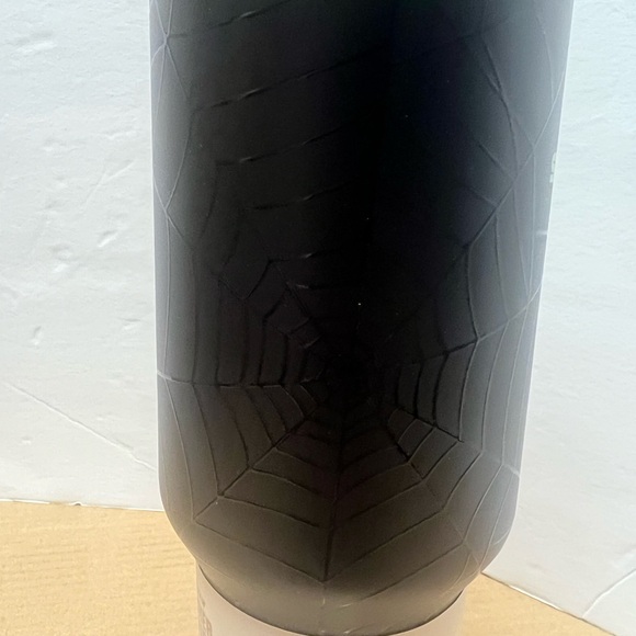 Spiderweb Black 40 Oz Stanley - Picture 2 of 2